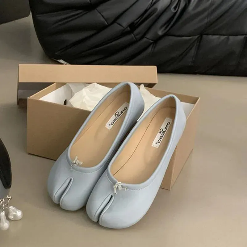 ADVBRIDGE  -  Spring New Brand Women Flat Shoes Fashion Candy Color Ladies Split Toe Shallow Slip On Boat Shoes Dress Loafer Shoes New