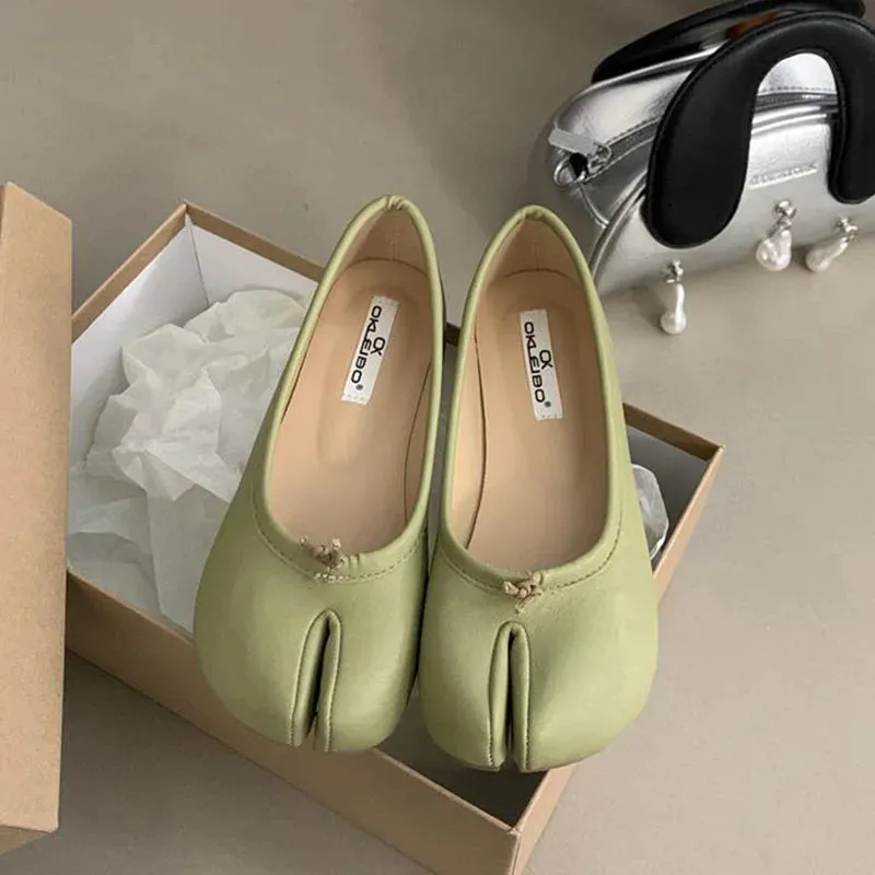 ADVBRIDGE  -  Spring New Brand Women Flat Shoes Fashion Candy Color Ladies Split Toe Shallow Slip On Boat Shoes Dress Loafer Shoes New