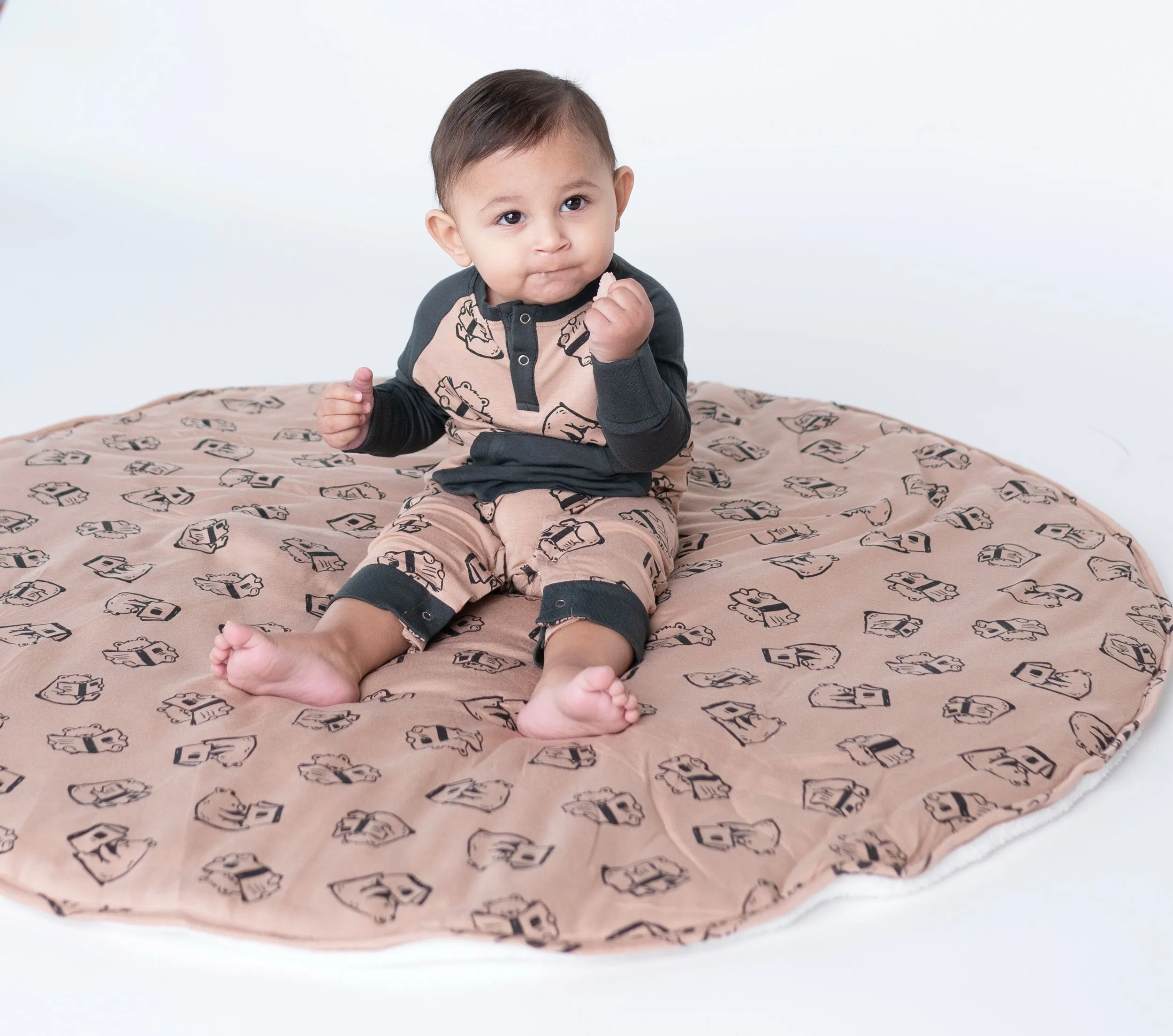 Bamboo Long Sleeve Romper w/Kangaroo Pocket (Story Book Bear Print)