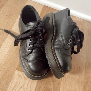 Black 8651 Oxfords