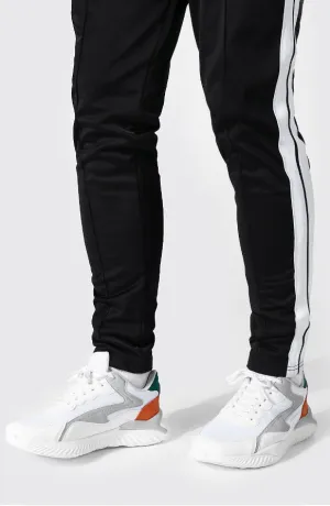 COLOURBLOCK MESH AND PU RUNNER