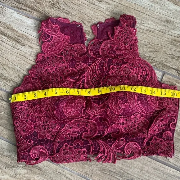 Dave and Johnny Maroon Colored 2 Piece Lace and Beaded Gown size 4 Prom Formal