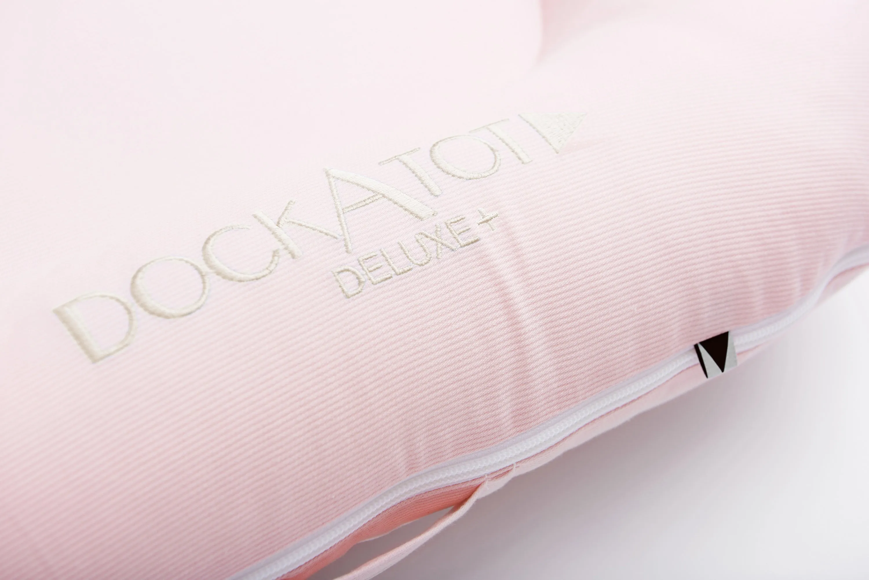 Deluxe  Dock - Strawberry Cream