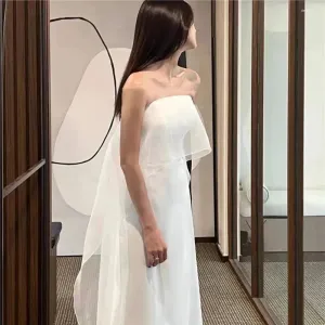 Elegant White A-Line Satin Wedding Dress Strapless Backless Bride Dresses Scoop Vintage Sleeveless Bridal Dresses Floor-Length