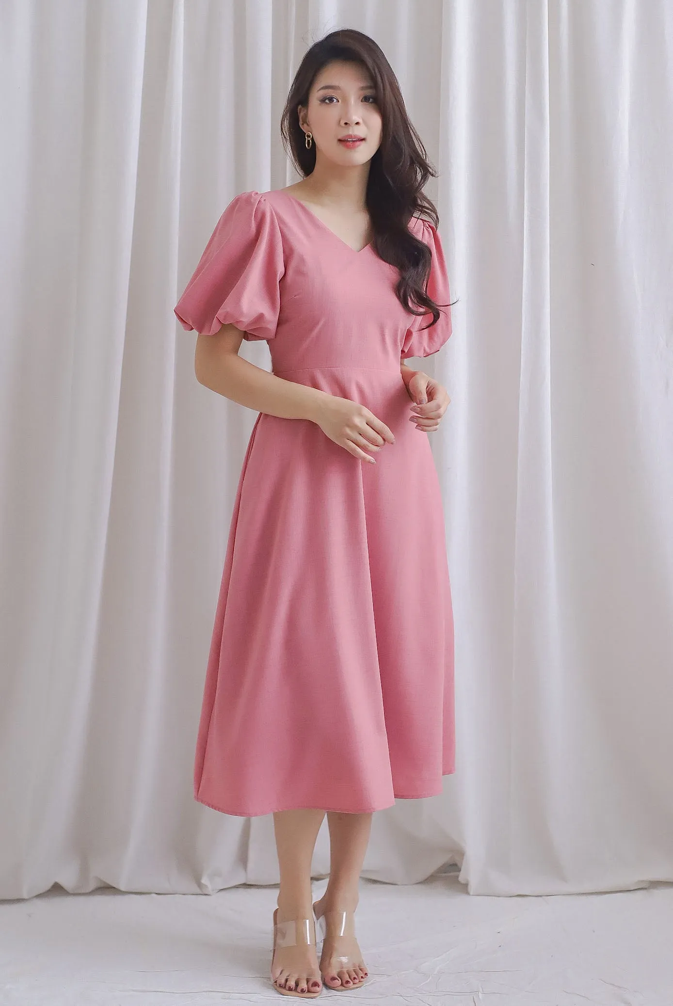 Evanne Twist Bow Back Midi Dress In Tea Rose