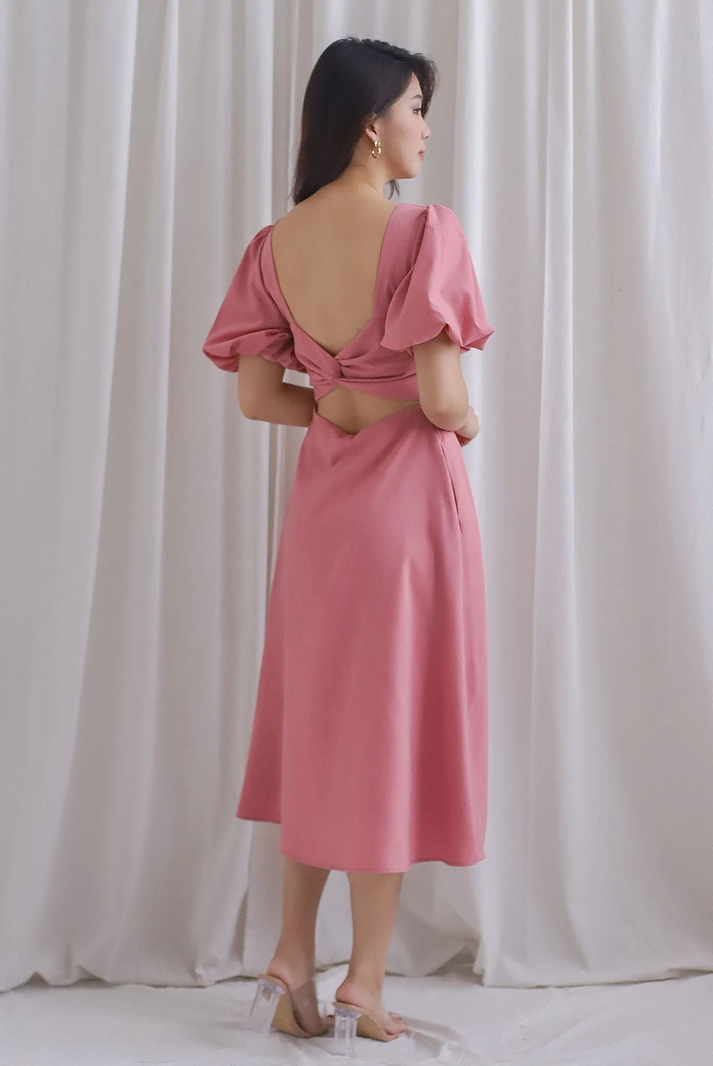 Evanne Twist Bow Back Midi Dress In Tea Rose