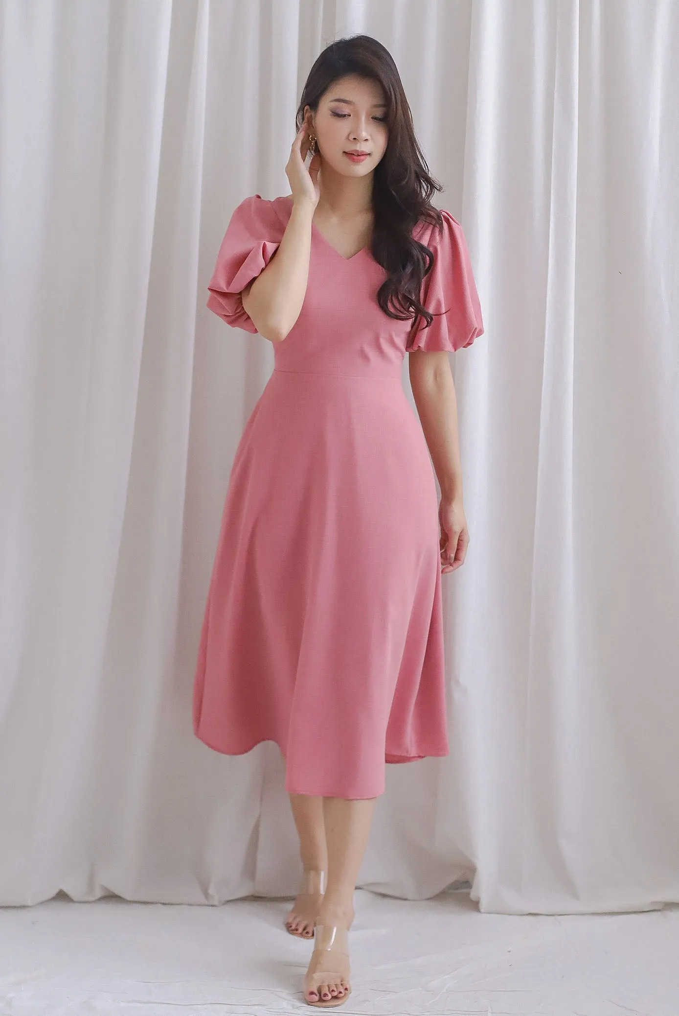 Evanne Twist Bow Back Midi Dress In Tea Rose