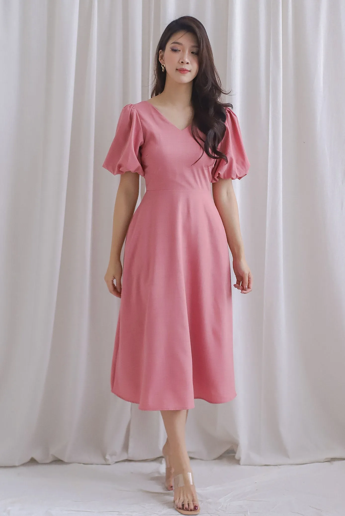 Evanne Twist Bow Back Midi Dress In Tea Rose