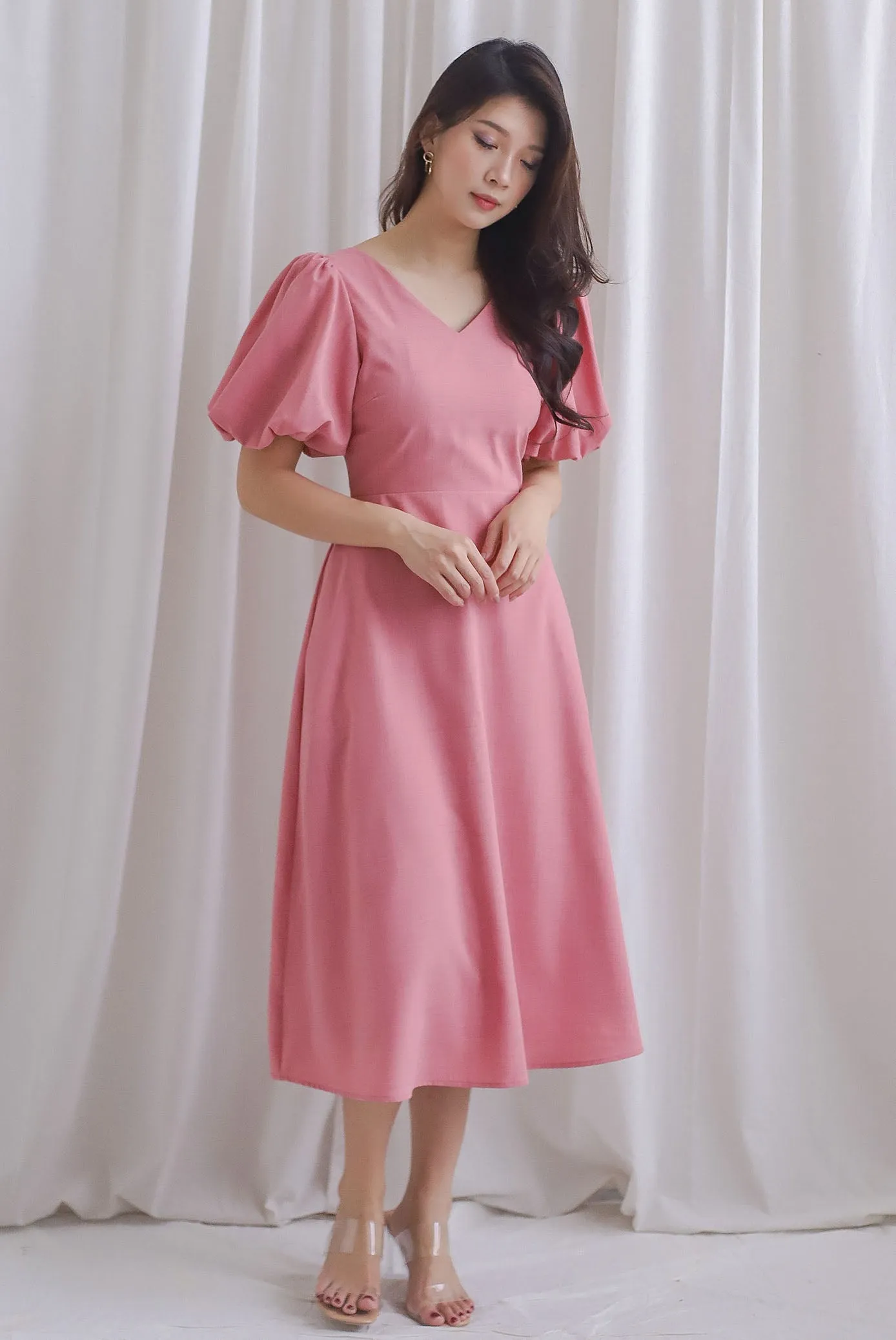 Evanne Twist Bow Back Midi Dress In Tea Rose