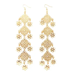 Gold long estrella earrings