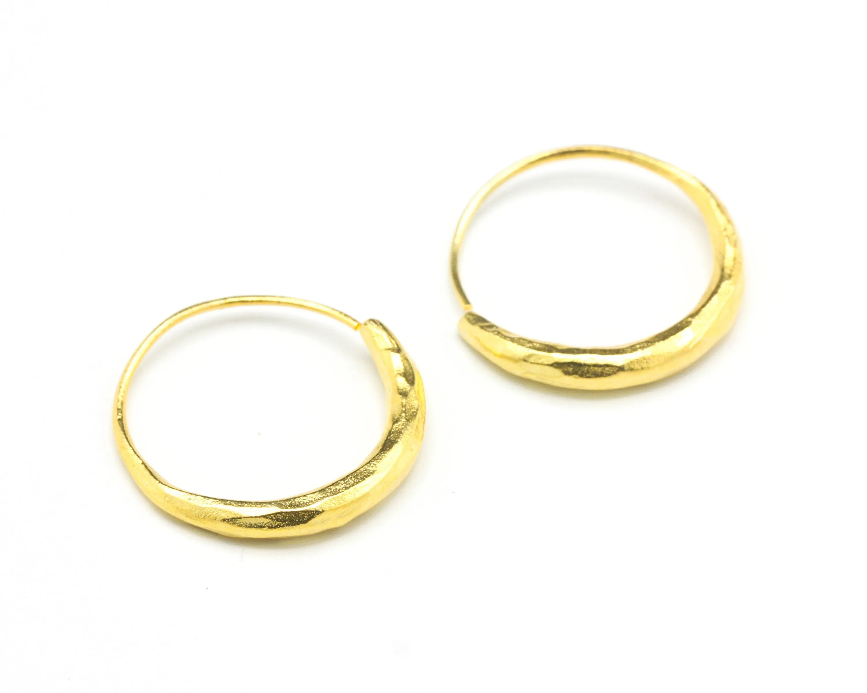 Hammer texture 18k gold hoop dangle earrings