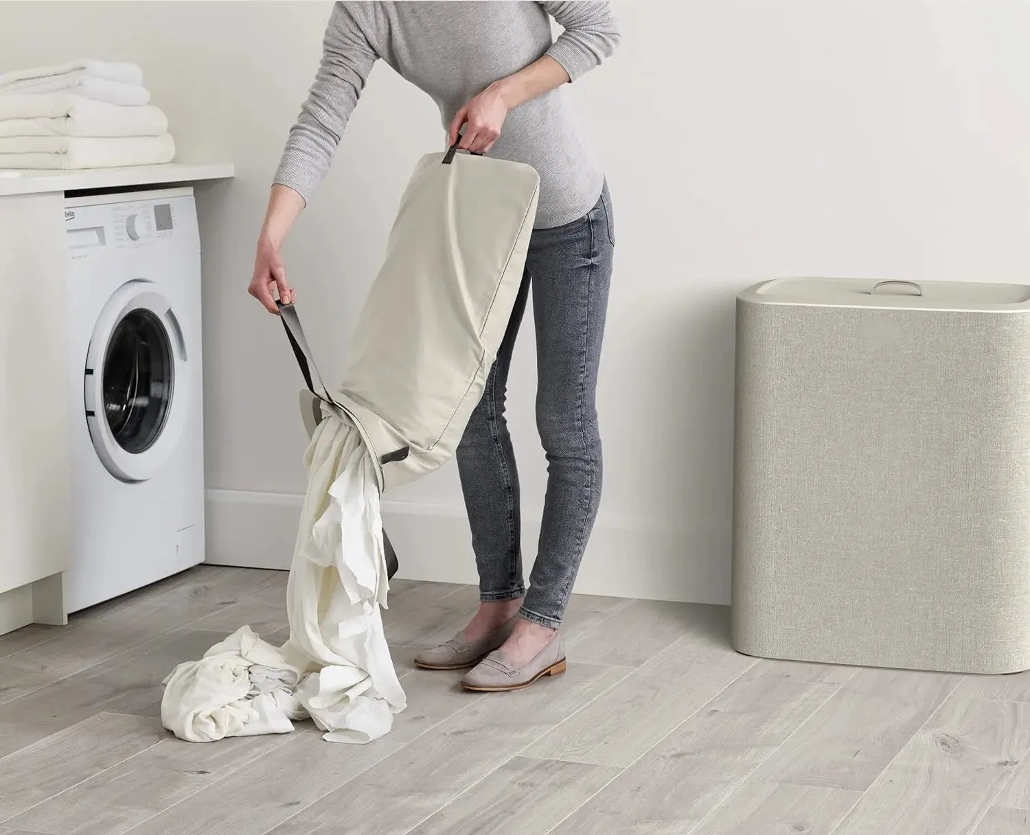 HomeHaven  - Compartment Design Laundry Basket