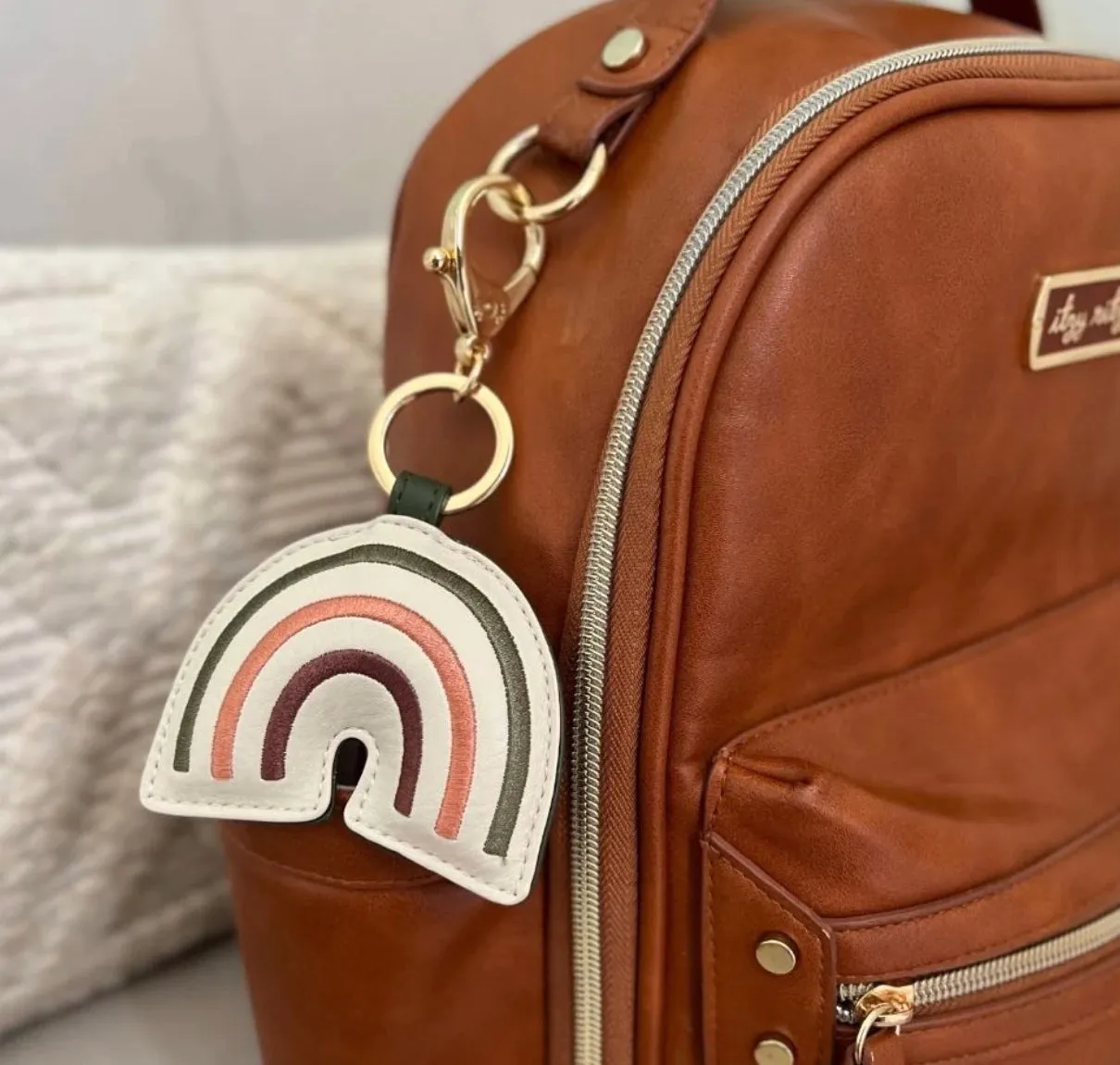 Itzy Friends Charm Keychain - Rainbow