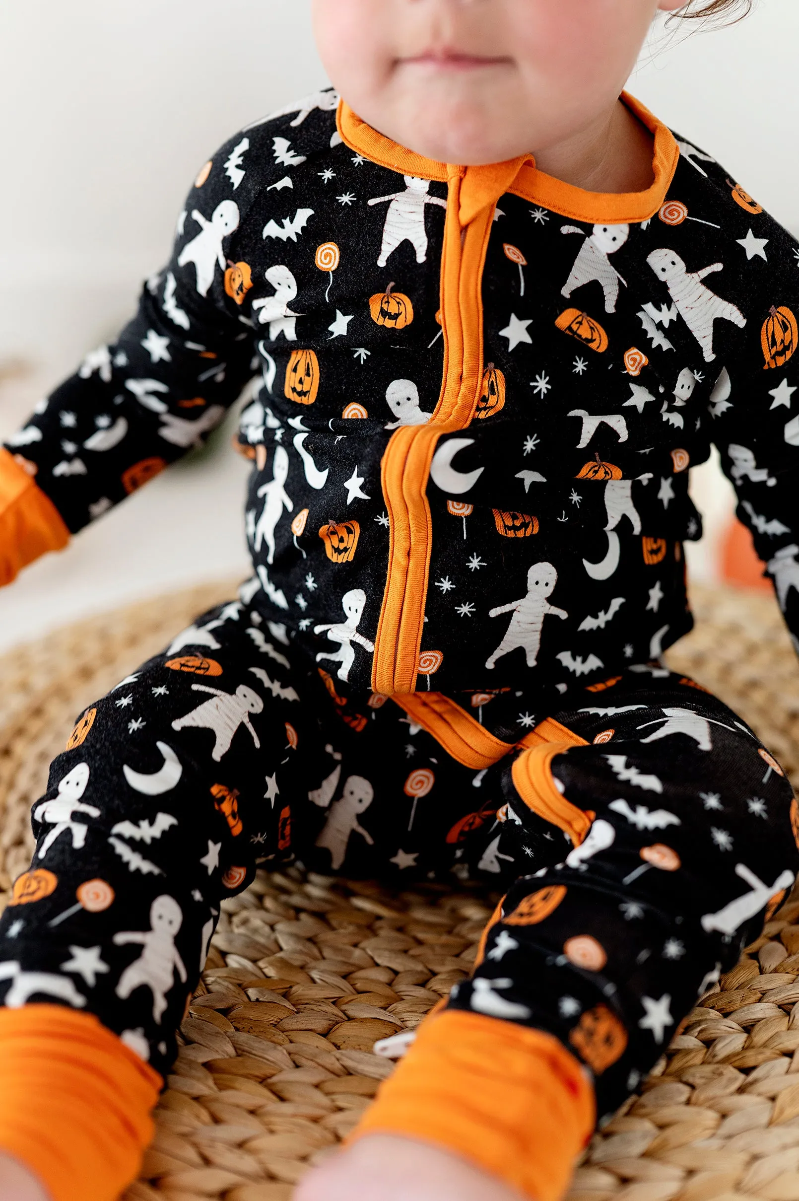 Kiki   Lulu Mummy I’m Afraid of the Dark Glow in the Dark Halloween Ghosts Convertible Romper Baby Footie