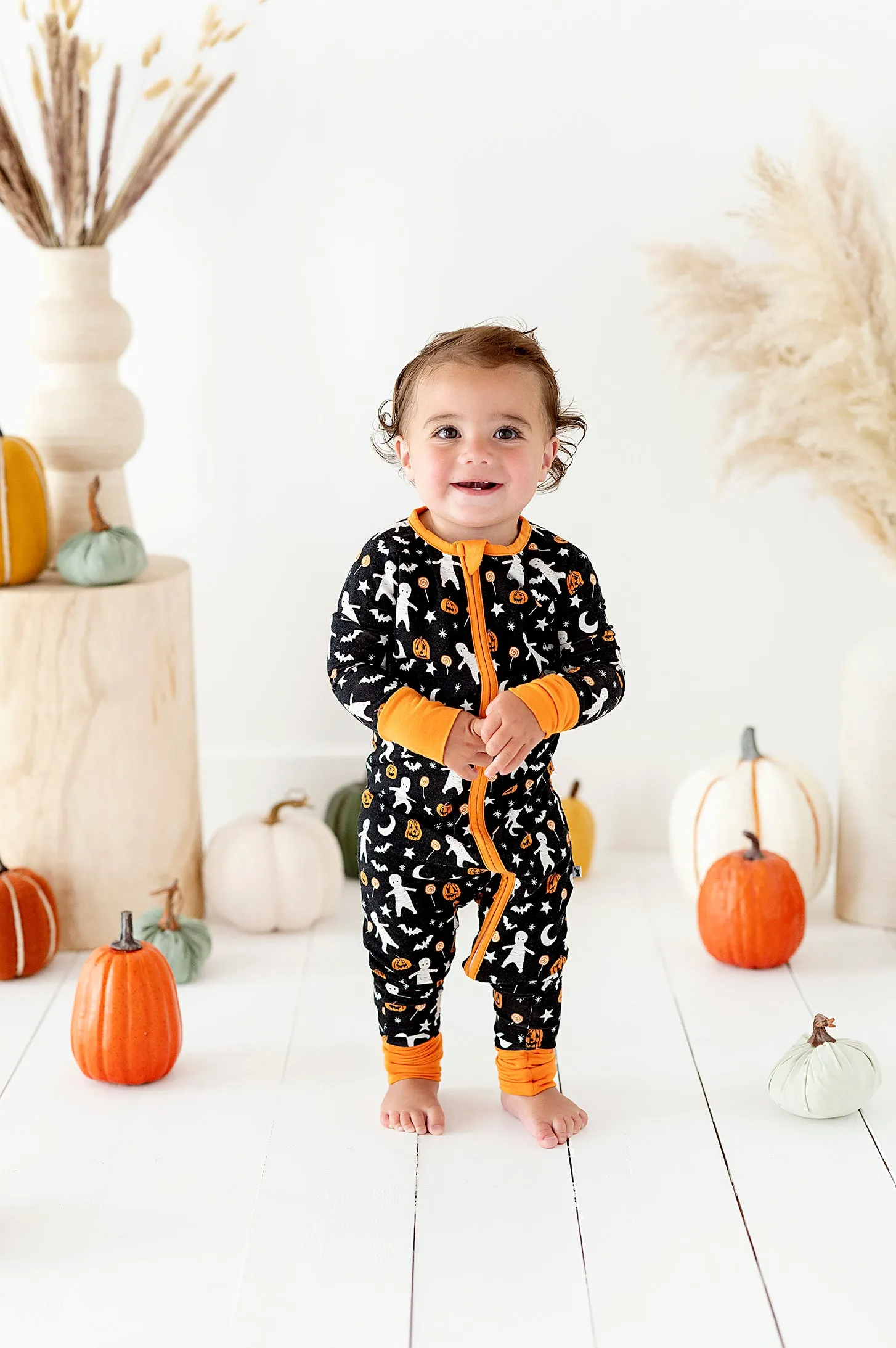 Kiki   Lulu Mummy I’m Afraid of the Dark Glow in the Dark Halloween Ghosts Convertible Romper Baby Footie