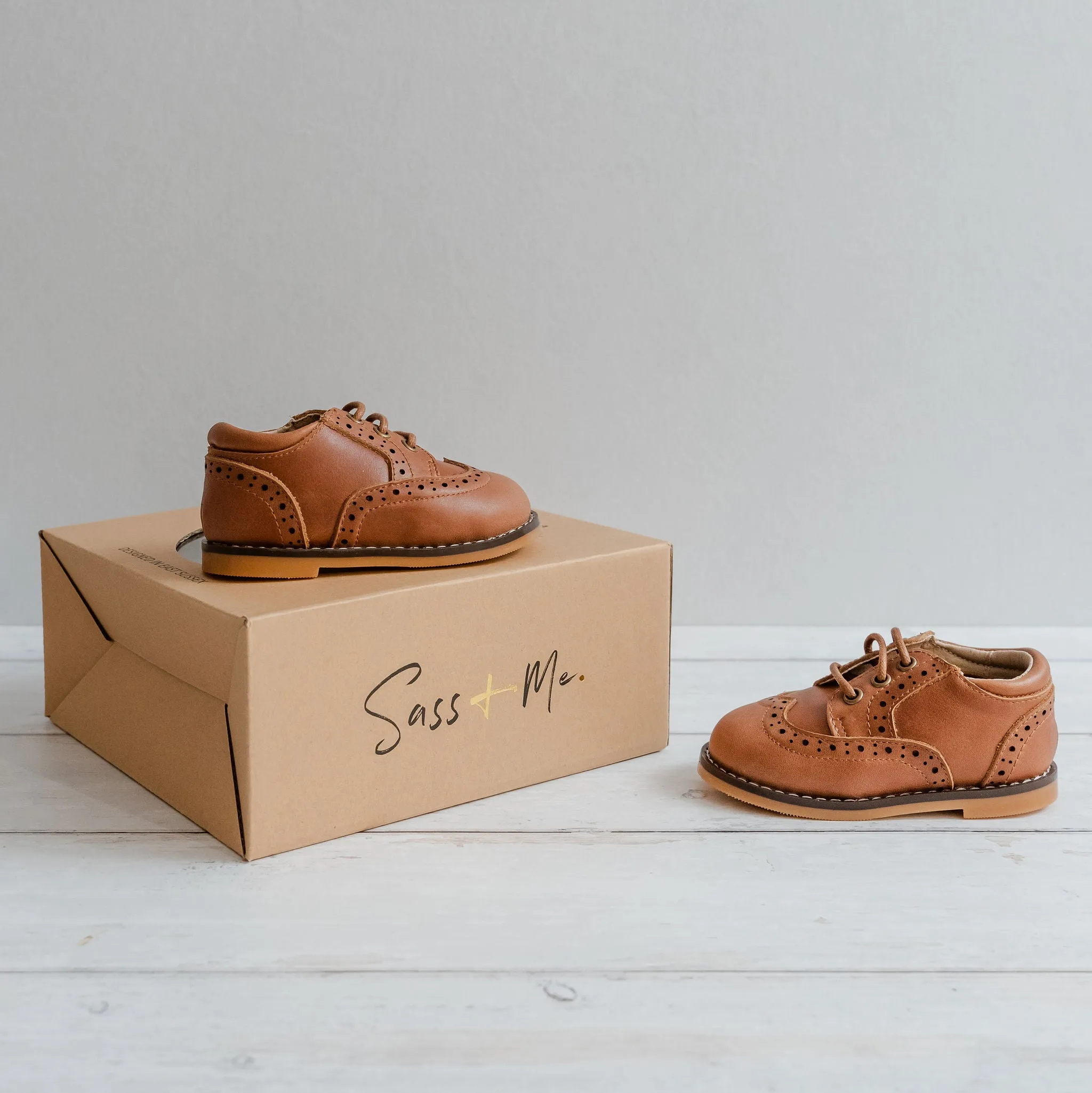 Lace Brogue Shoes - Tan
