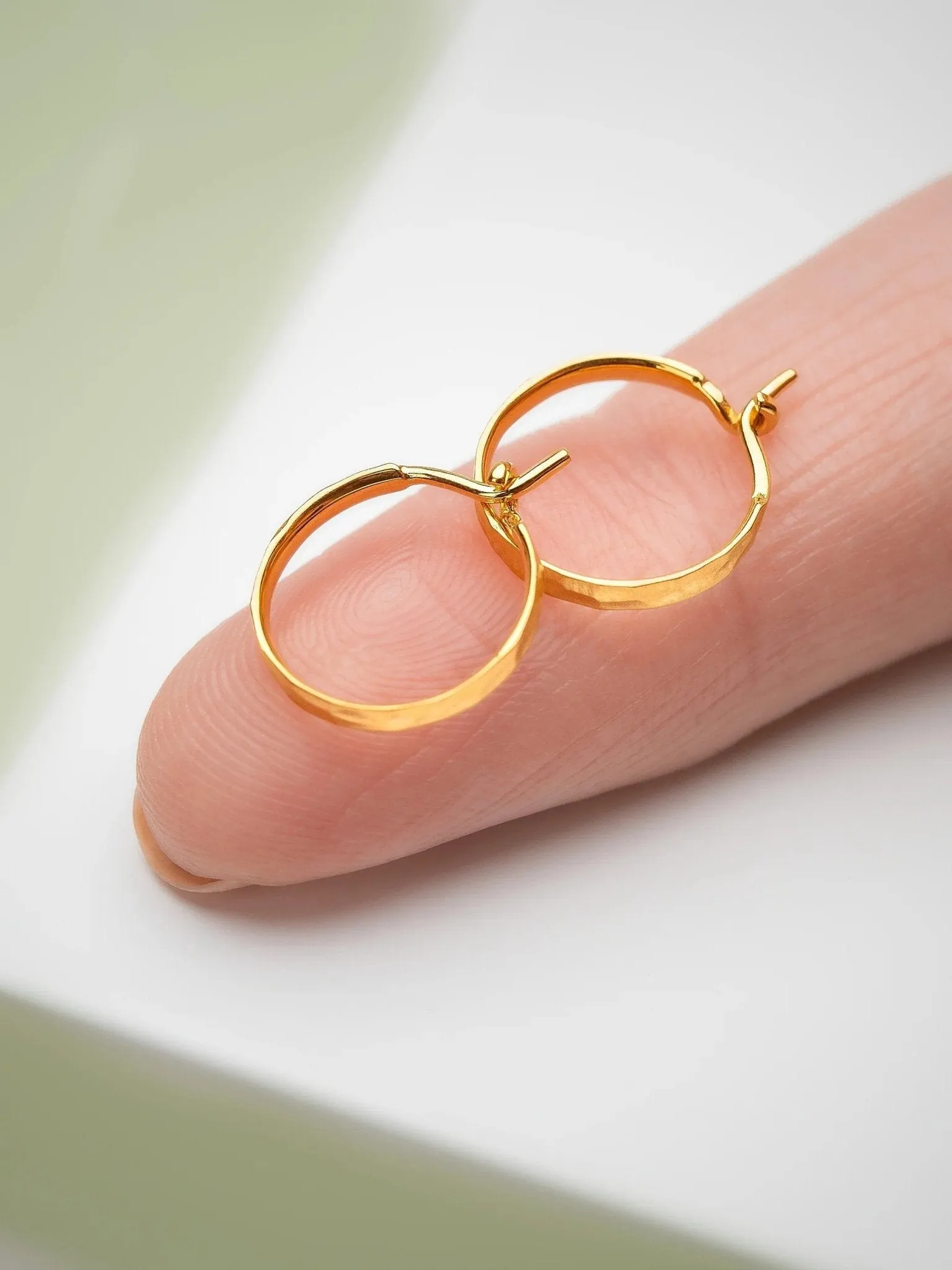 Lara Medium Hammered Hoop Earrings – Elegant Design