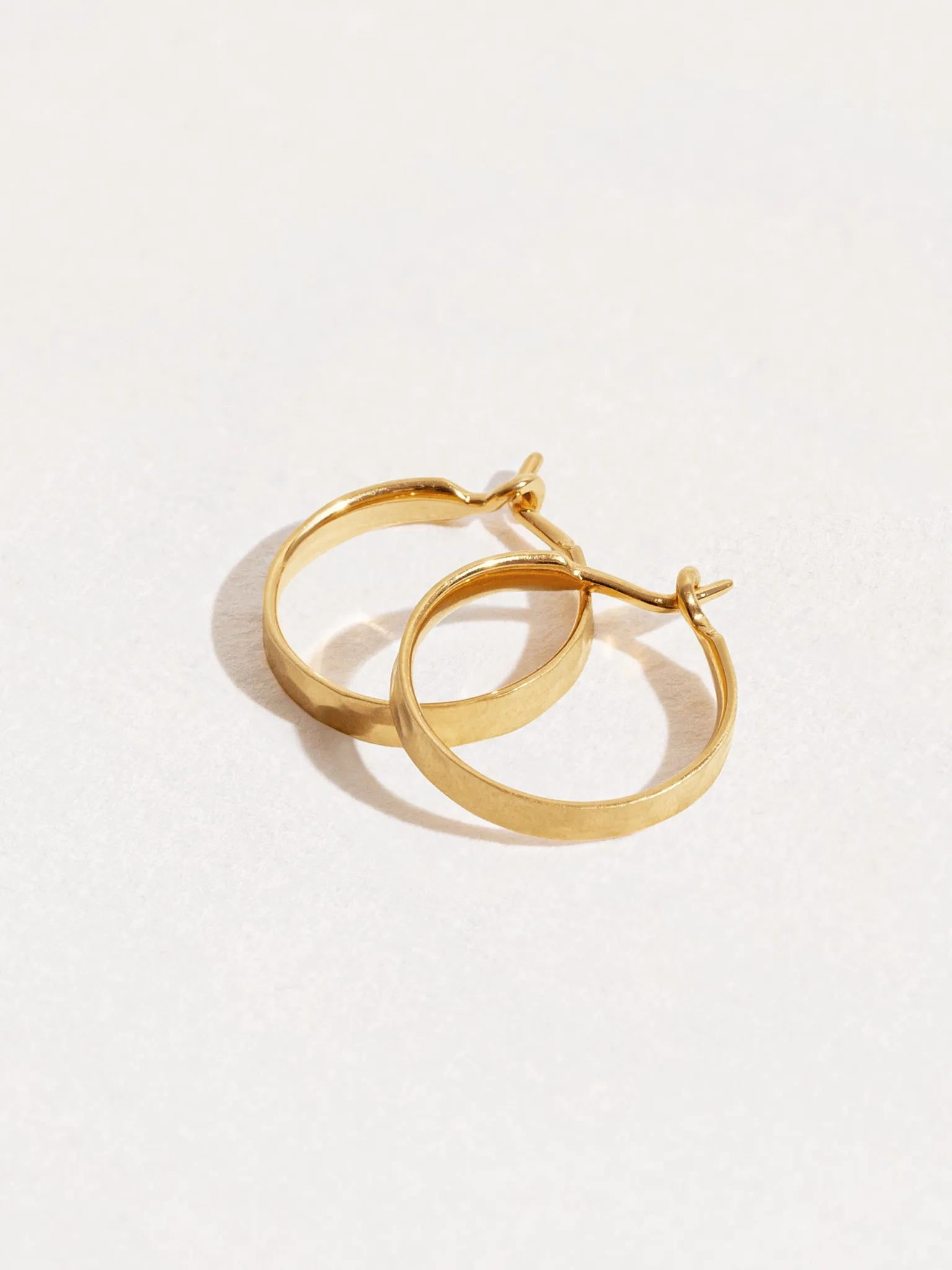 Lara Medium Hammered Hoop Earrings – Elegant Design