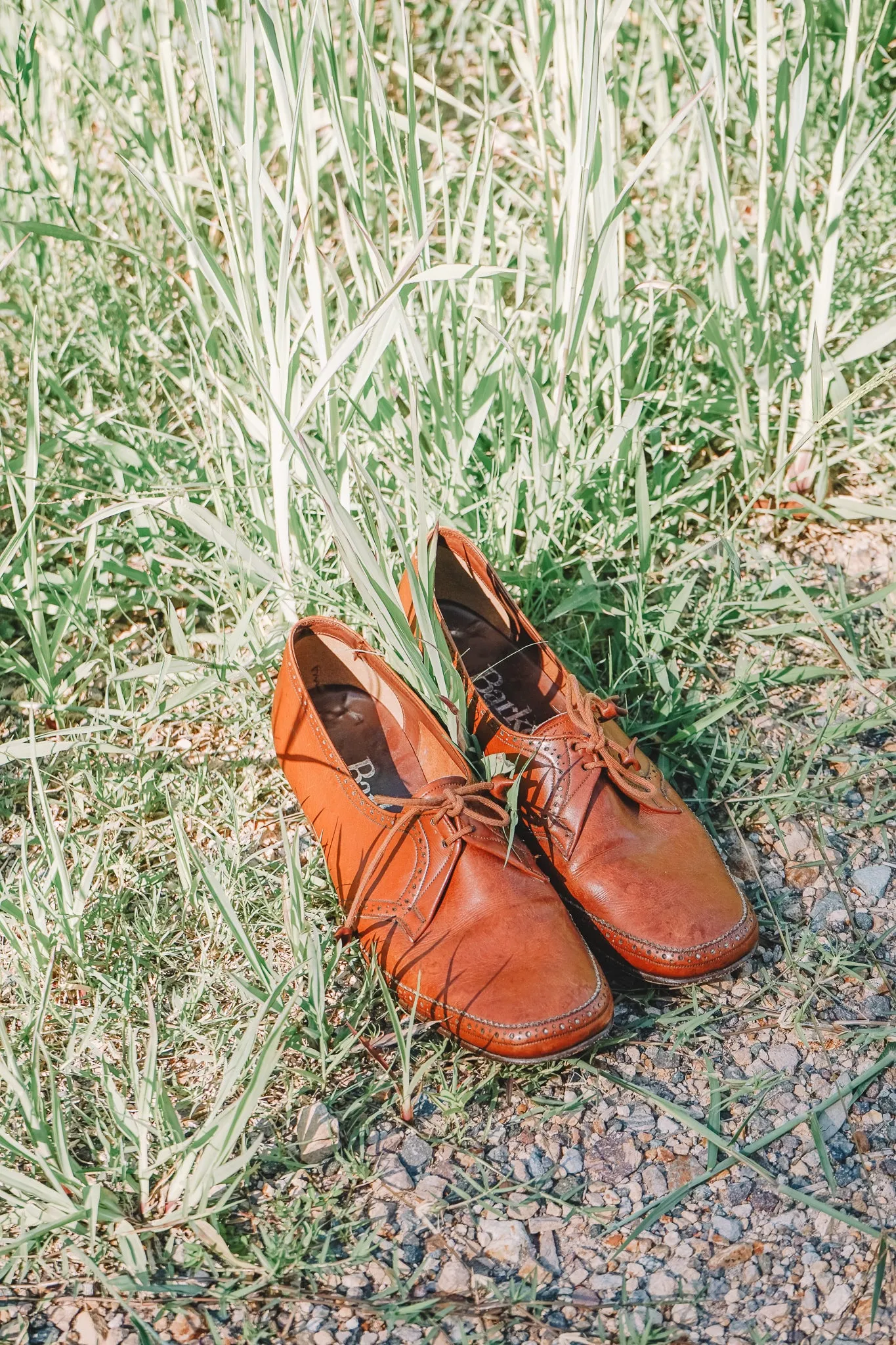 LEATHER BROGUES