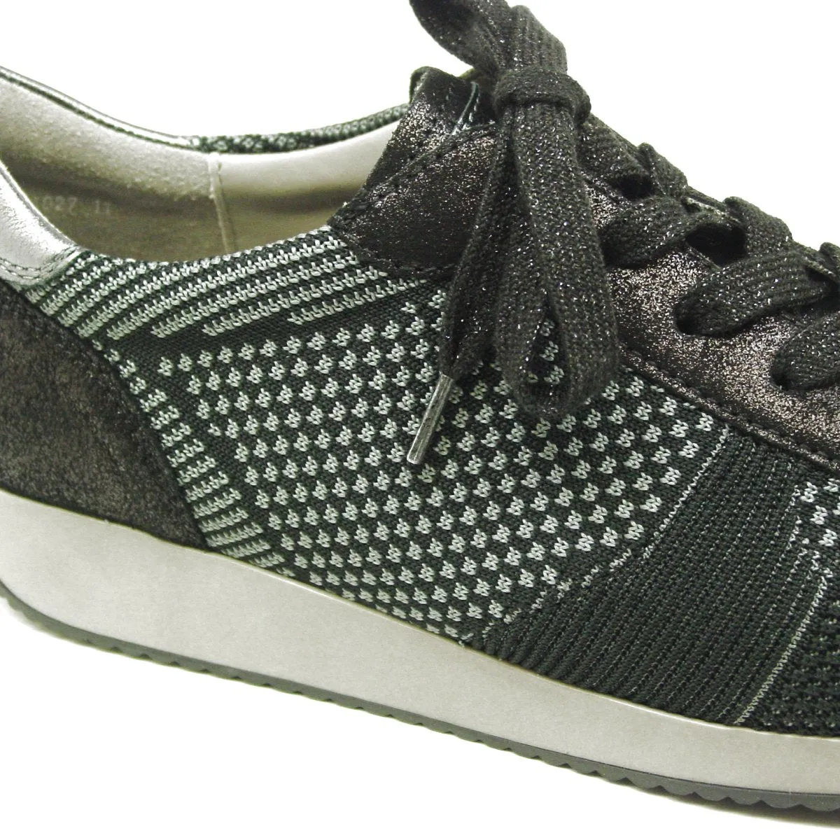 Lilly Black Woven