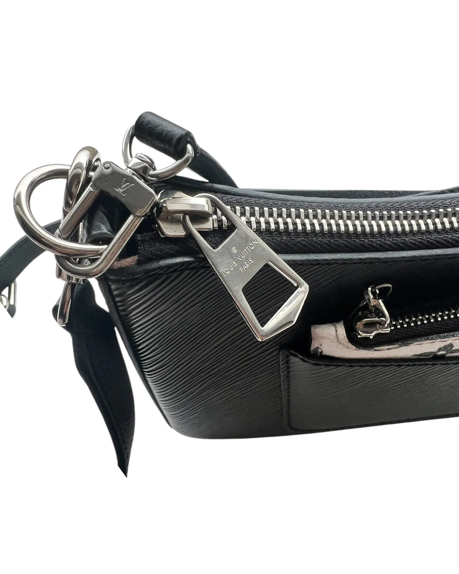 Louis Vuitton Marelle Bag in Black - Preloved