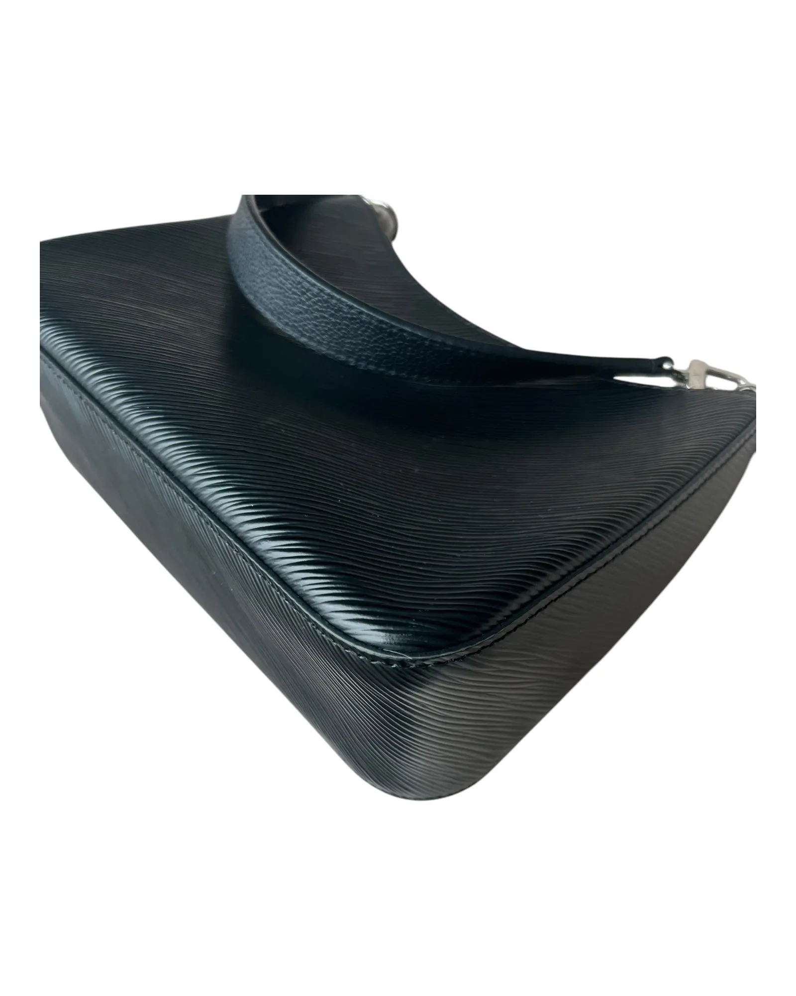 Louis Vuitton Marelle Bag in Black - Preloved
