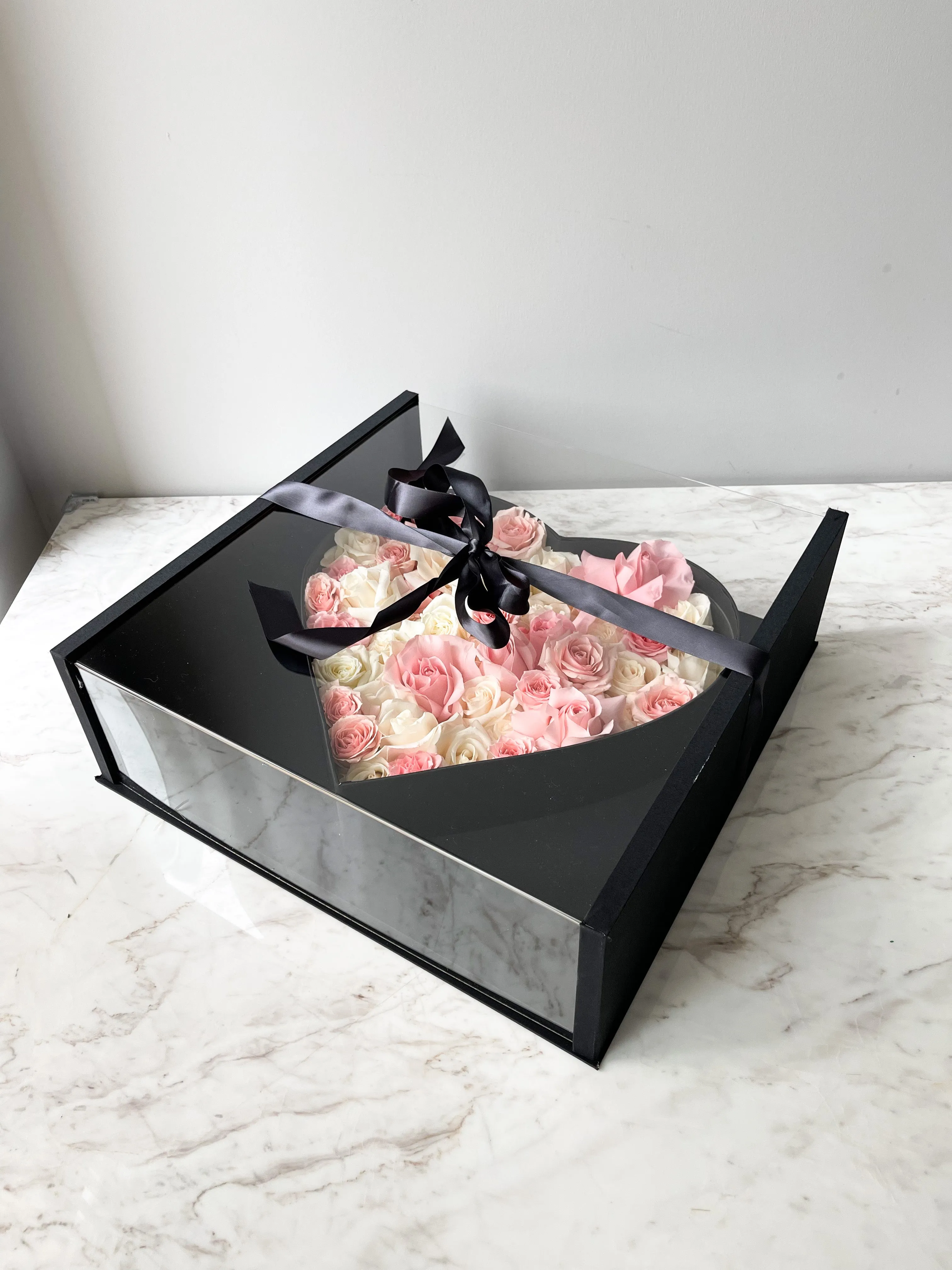 Luxury Acrylic Large-size Square Flower Box With Heart Shape insert