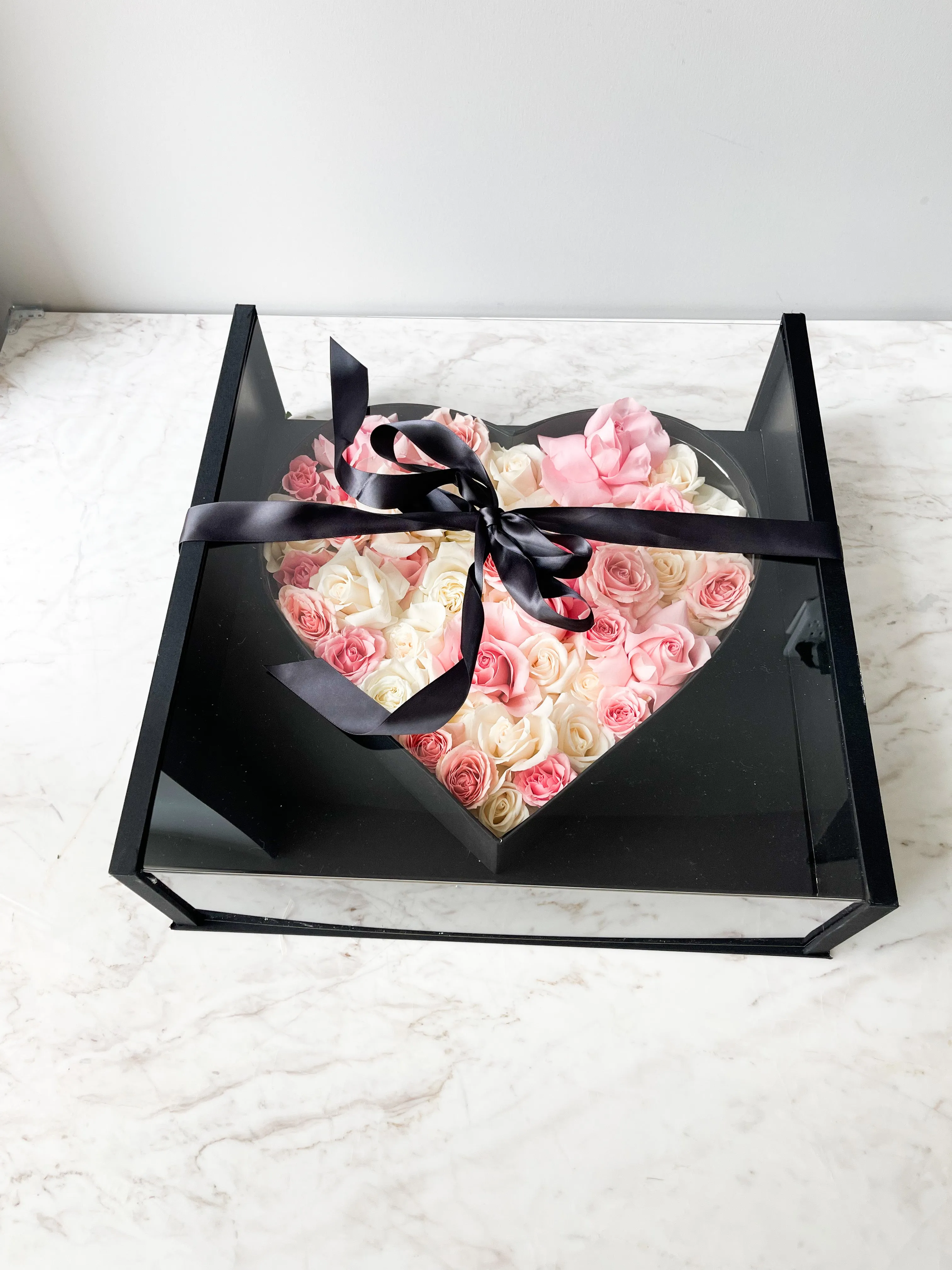 Luxury Acrylic Large-size Square Flower Box With Heart Shape insert