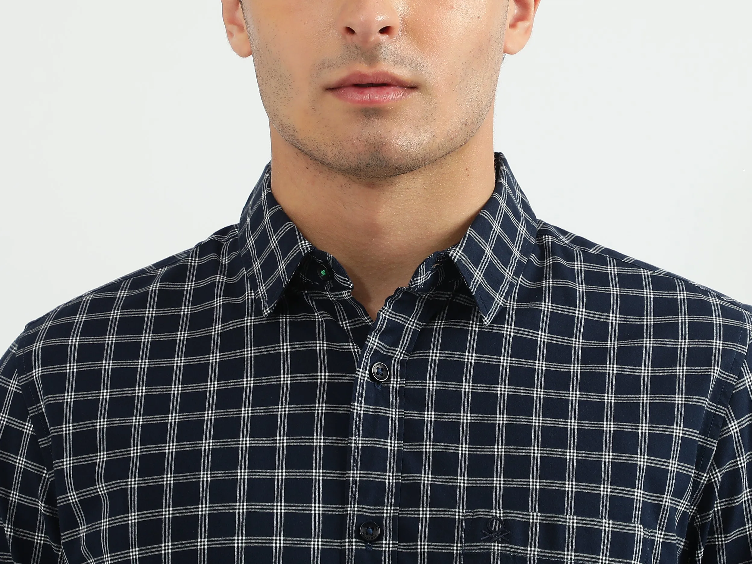 Men Checked Spread Collar Shirt