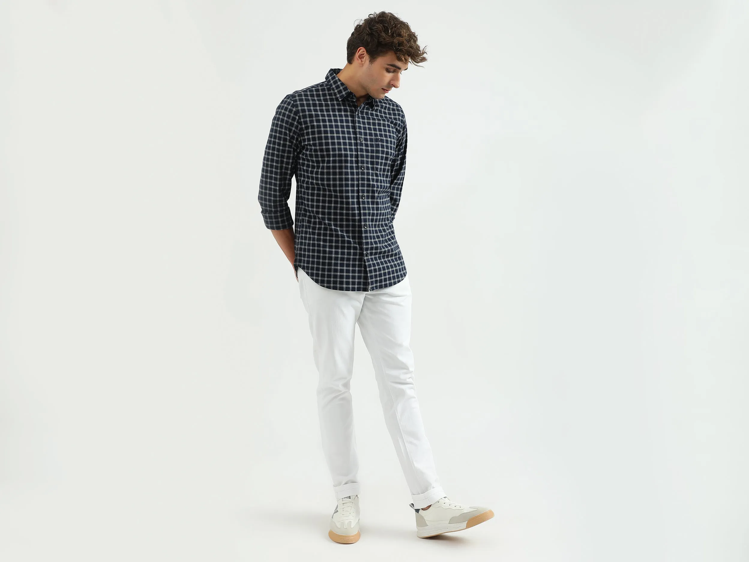 Men Checked Spread Collar Shirt