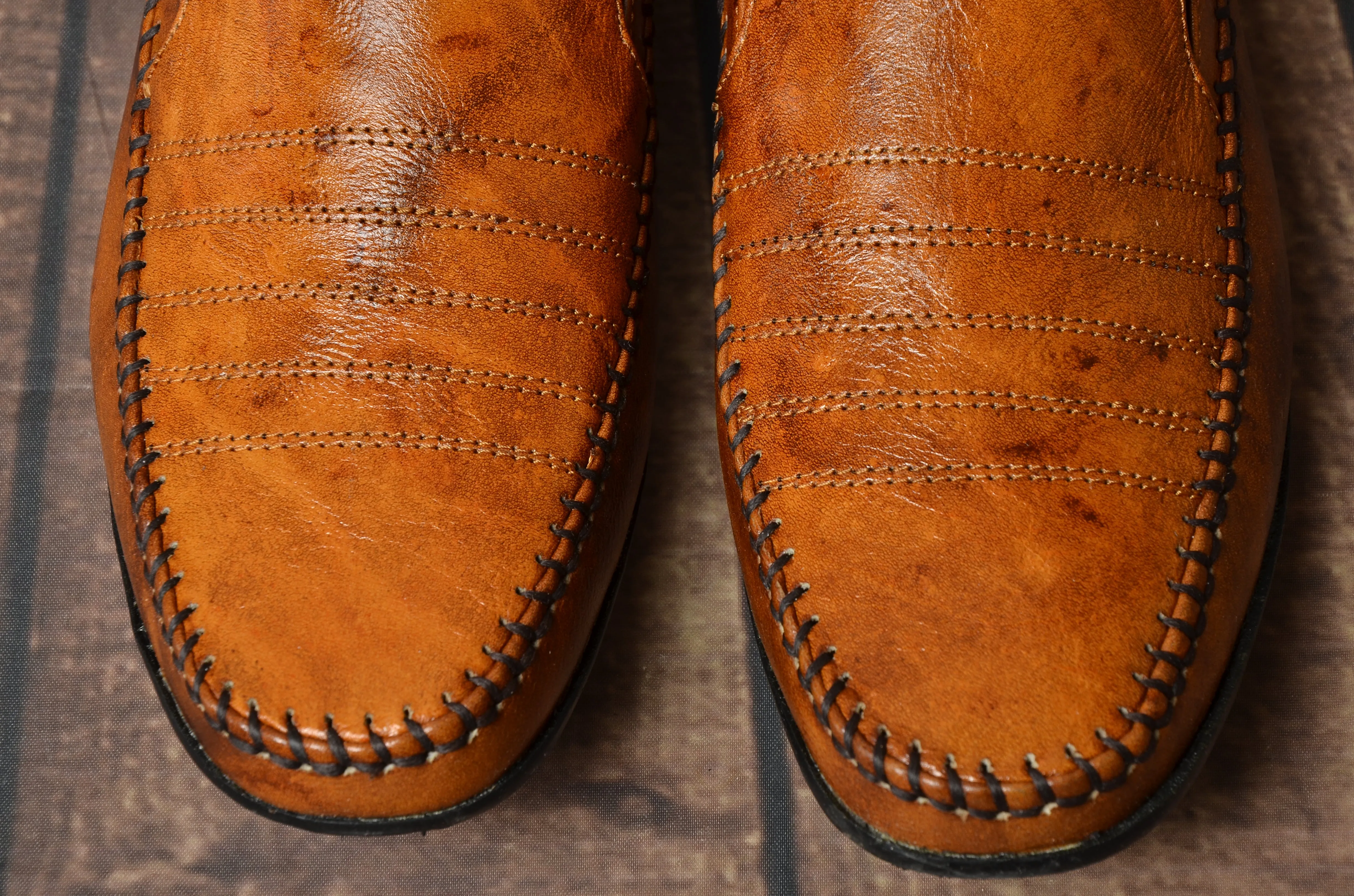 Men loafer with Stitch Front