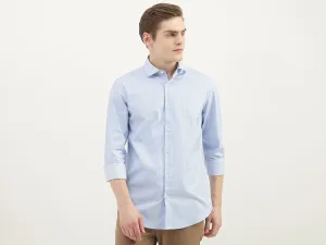 Men Textured Cutaway Collar Shirt