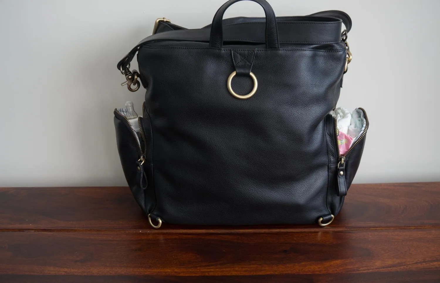 Noa Convertible Bucket Bag in Black