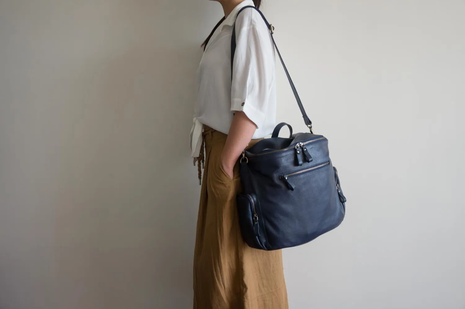 Noa Convertible Bucket Bag in Midnight Navy Blue
