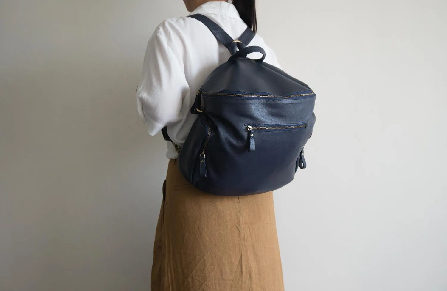 Noa Convertible Bucket Bag in Midnight Navy Blue