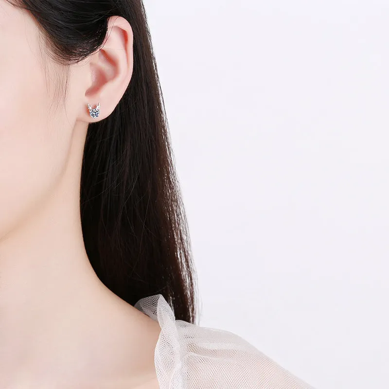 One Deer for You Moissanite Stud Earrings