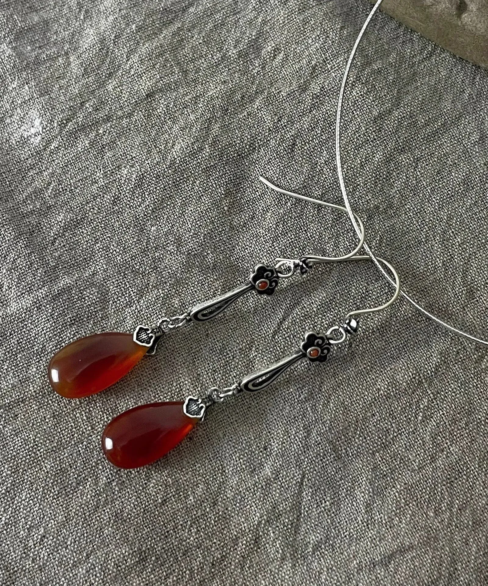 Retro Red Sterling Silver Water Drop Red Agate Drop Earrings GEM6270