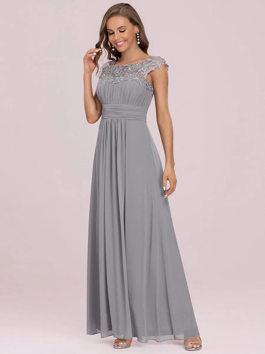 Robe de soirée élégante longue en dentelle à manches longues