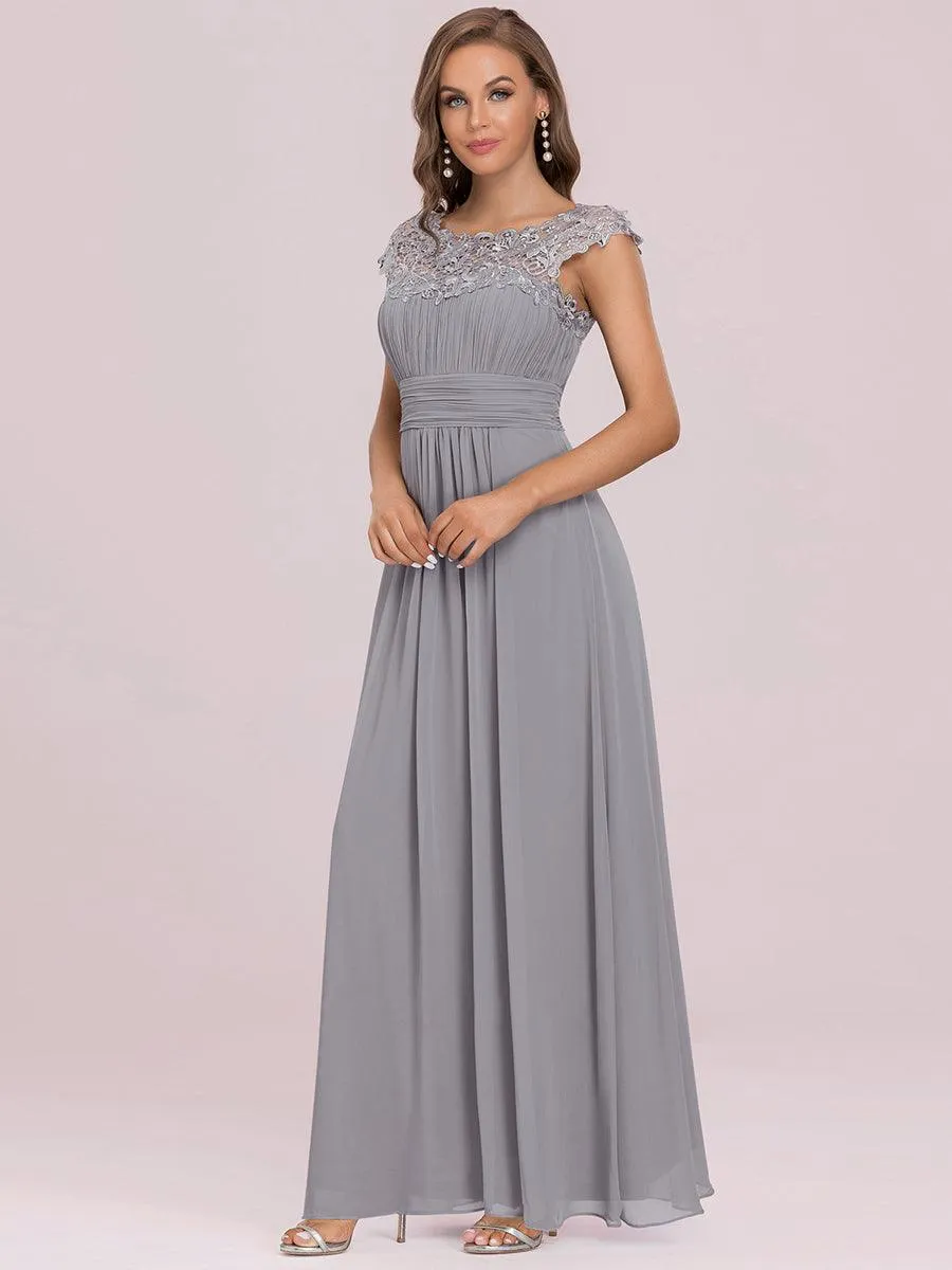 Robe de soirée élégante longue en dentelle à manches longues