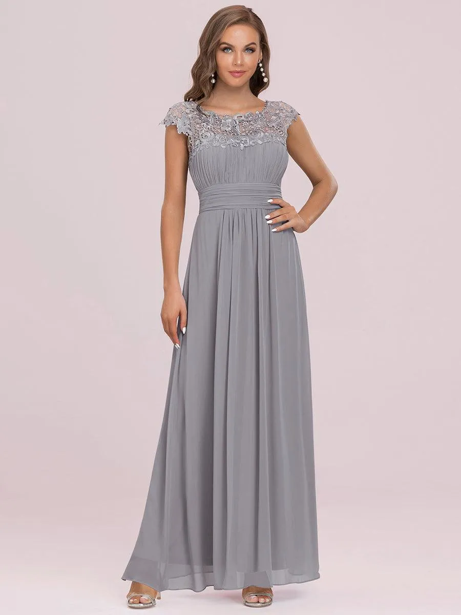 Robe de soirée élégante longue en dentelle à manches longues