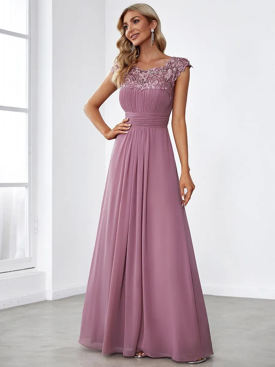 Robe de soirée élégante longue en dentelle à manches longues
