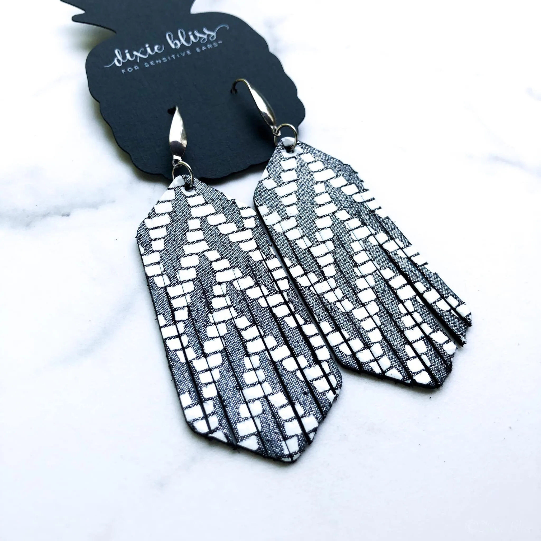 Sahara in Grey & White Shimmer Chevron