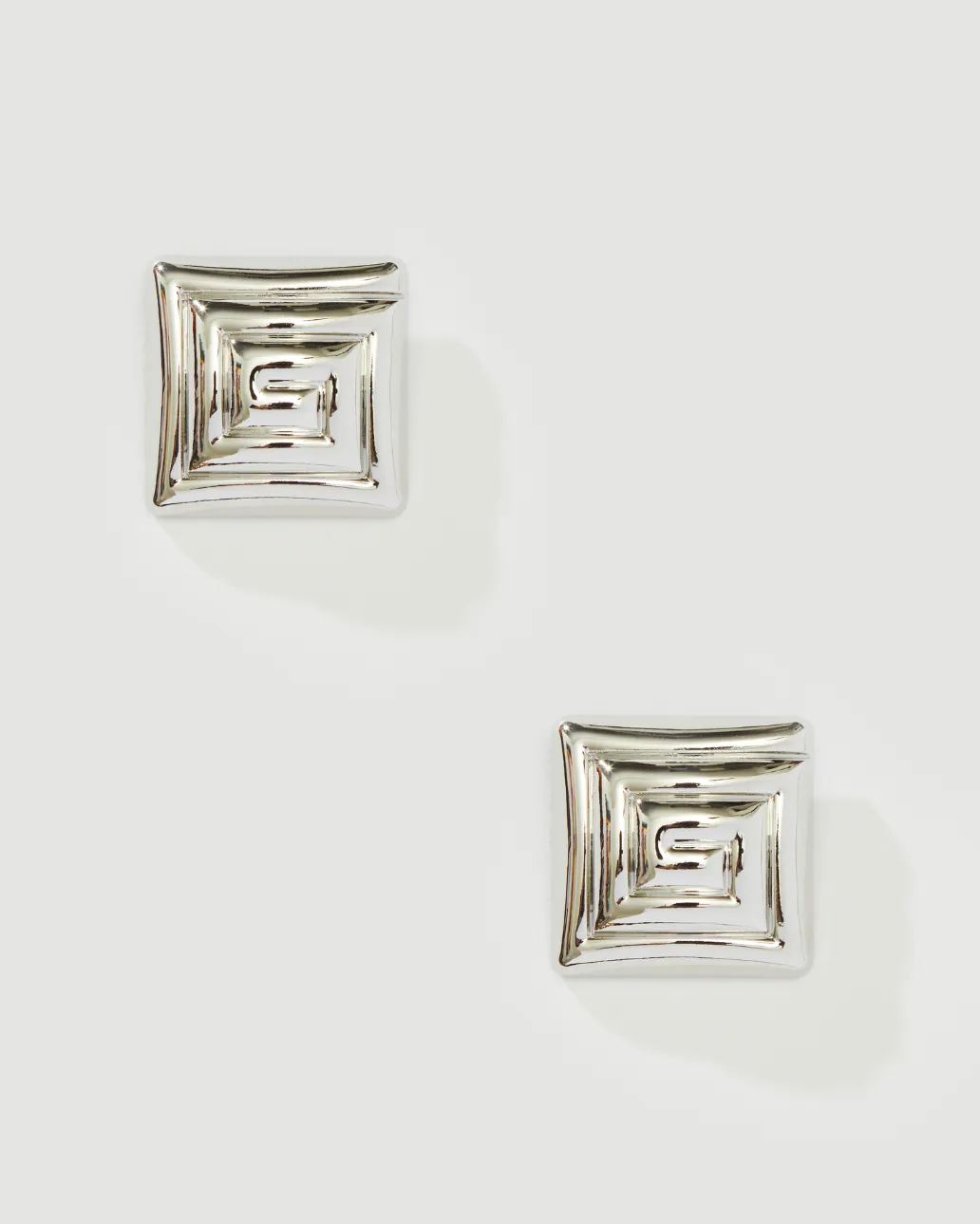 SQUARE STUD