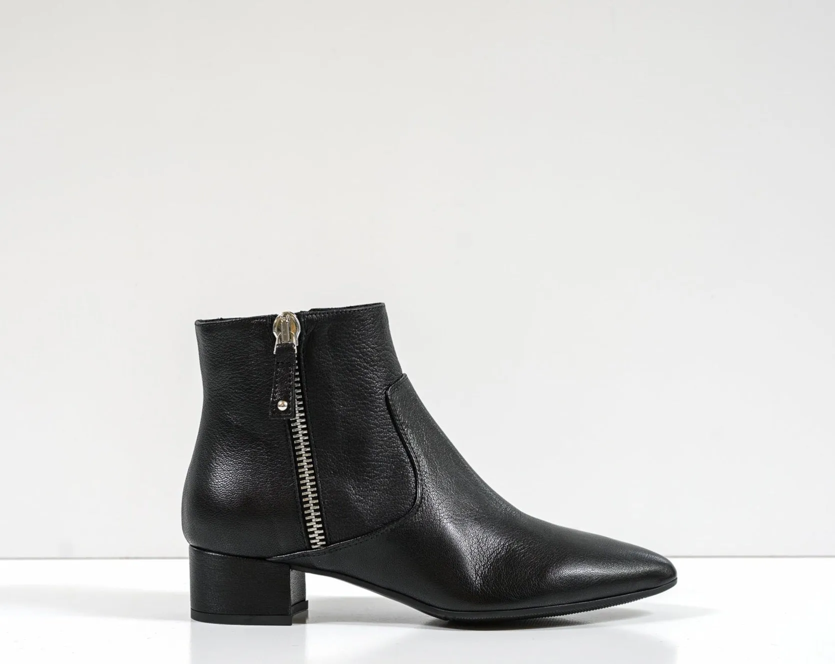 Stefano Stefani Women's Black Leather Ankle Boot 7649