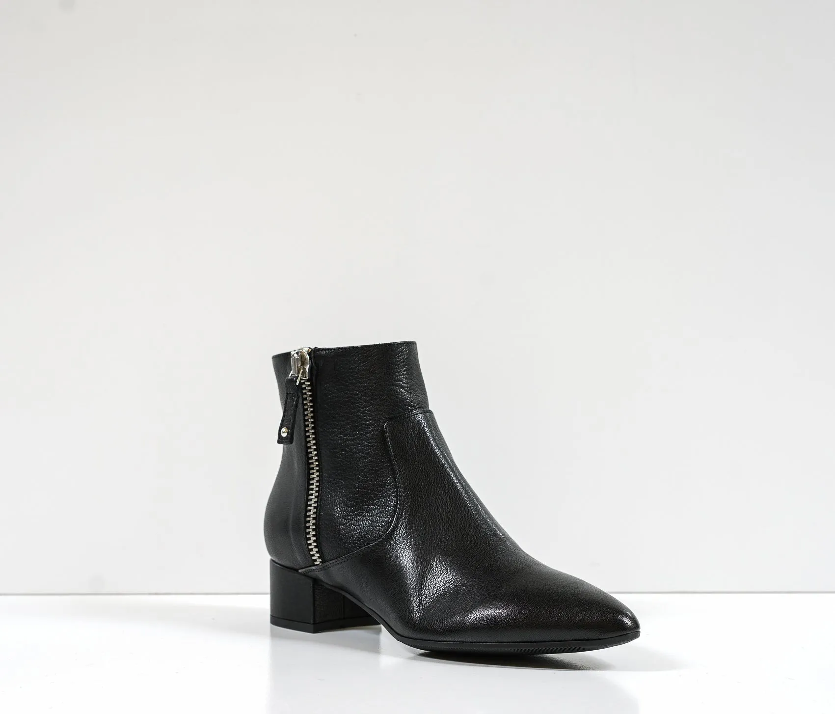 Stefano Stefani Women's Black Leather Ankle Boot 7649