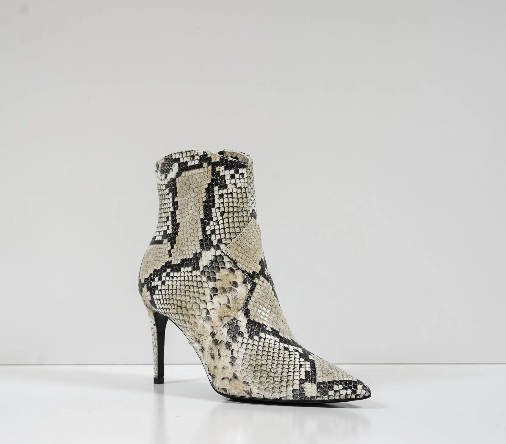 Stefano Stefani Women's Roccia Leather Ankle Boot 7615 40% OFF