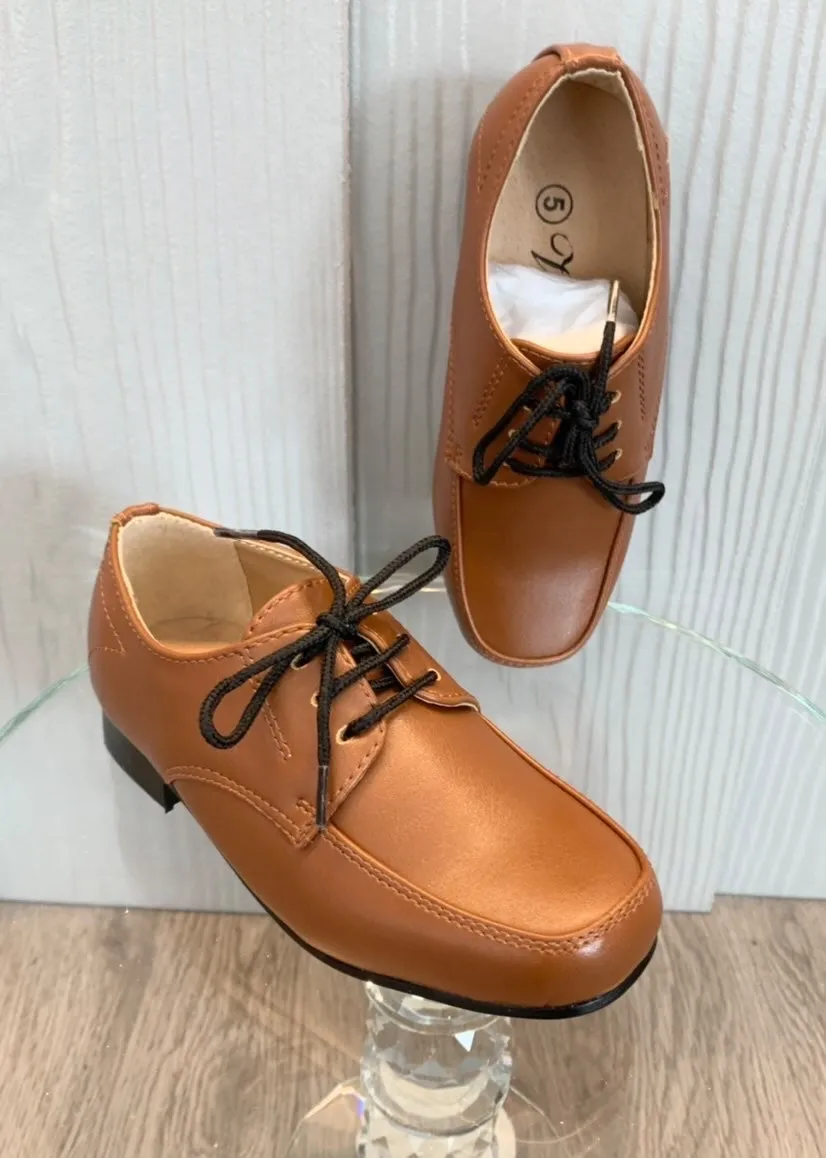 Tan leather quarter brogues