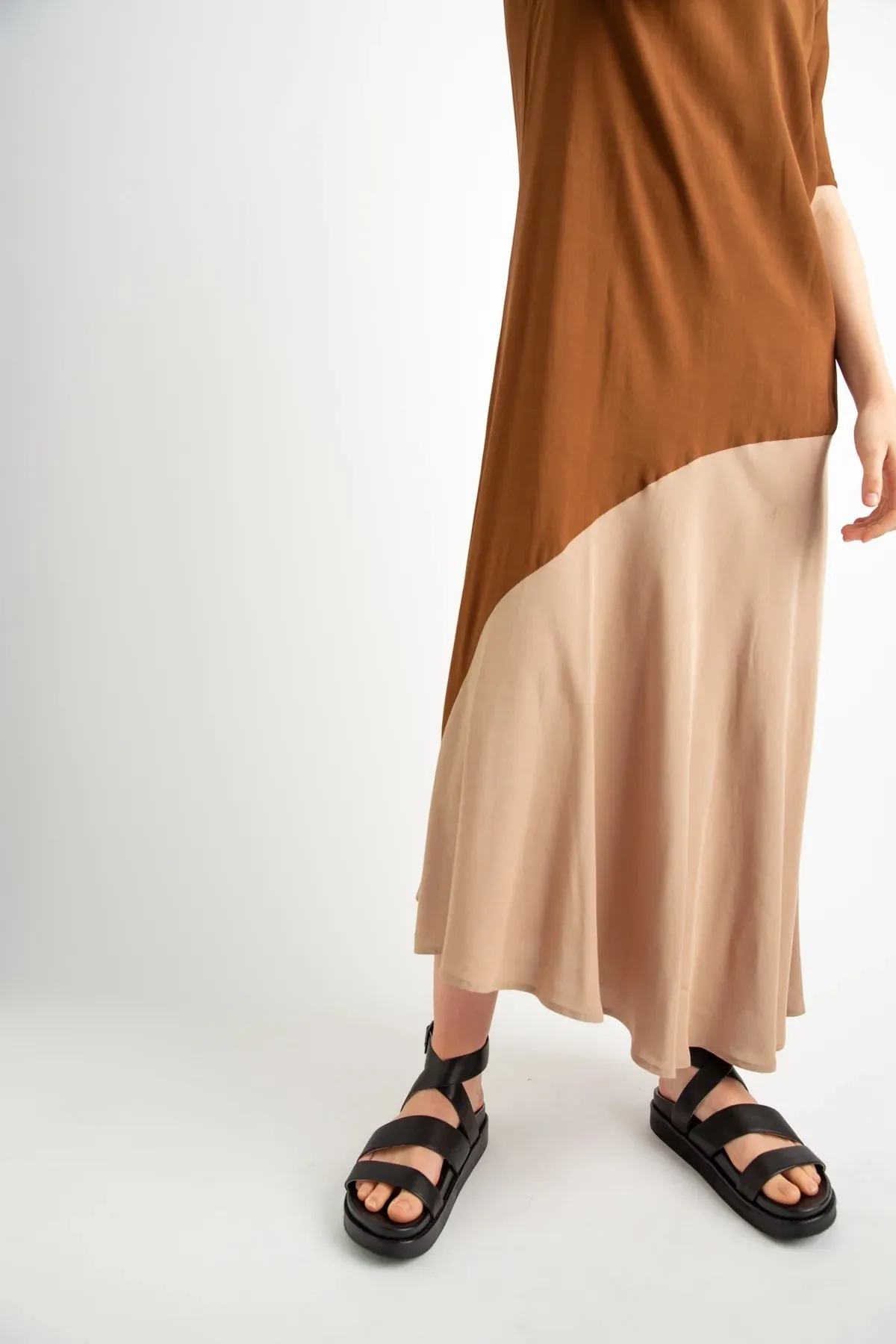 Traipse Dress - Chestnut
