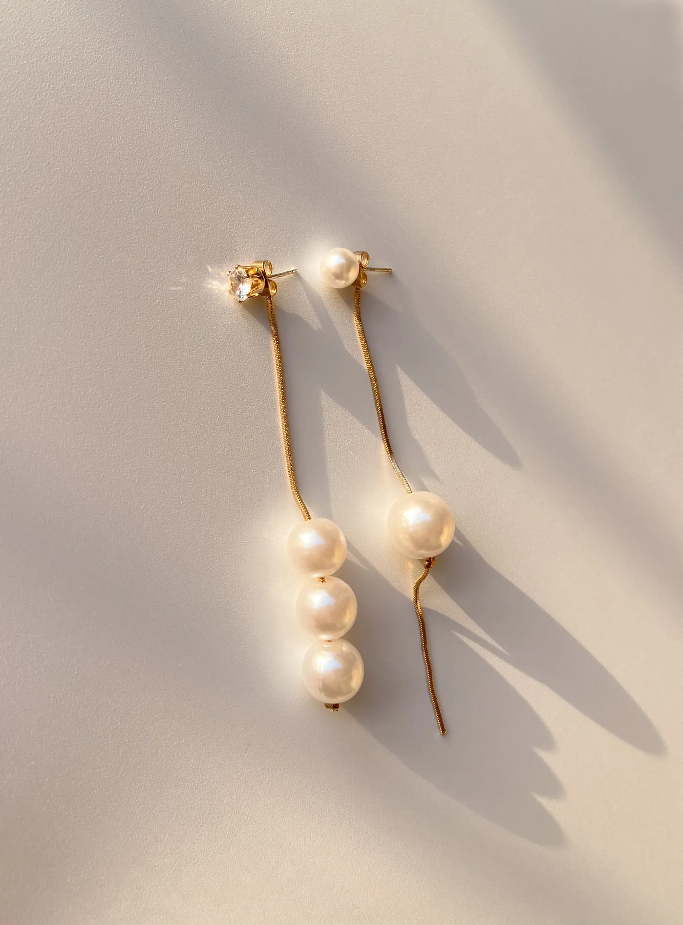 Unbalanced Pearl Drop Earring