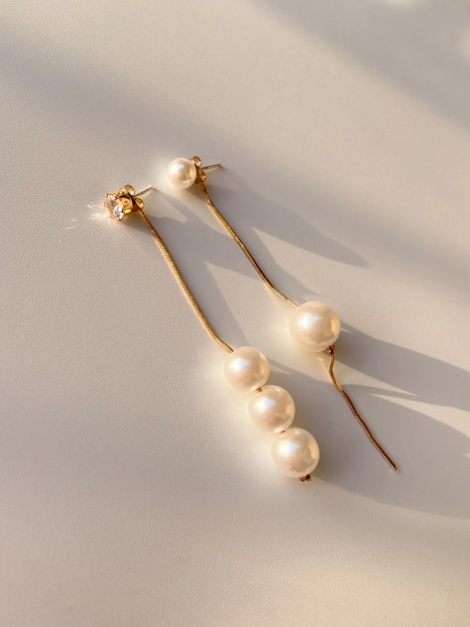 Unbalanced Pearl Drop Earring